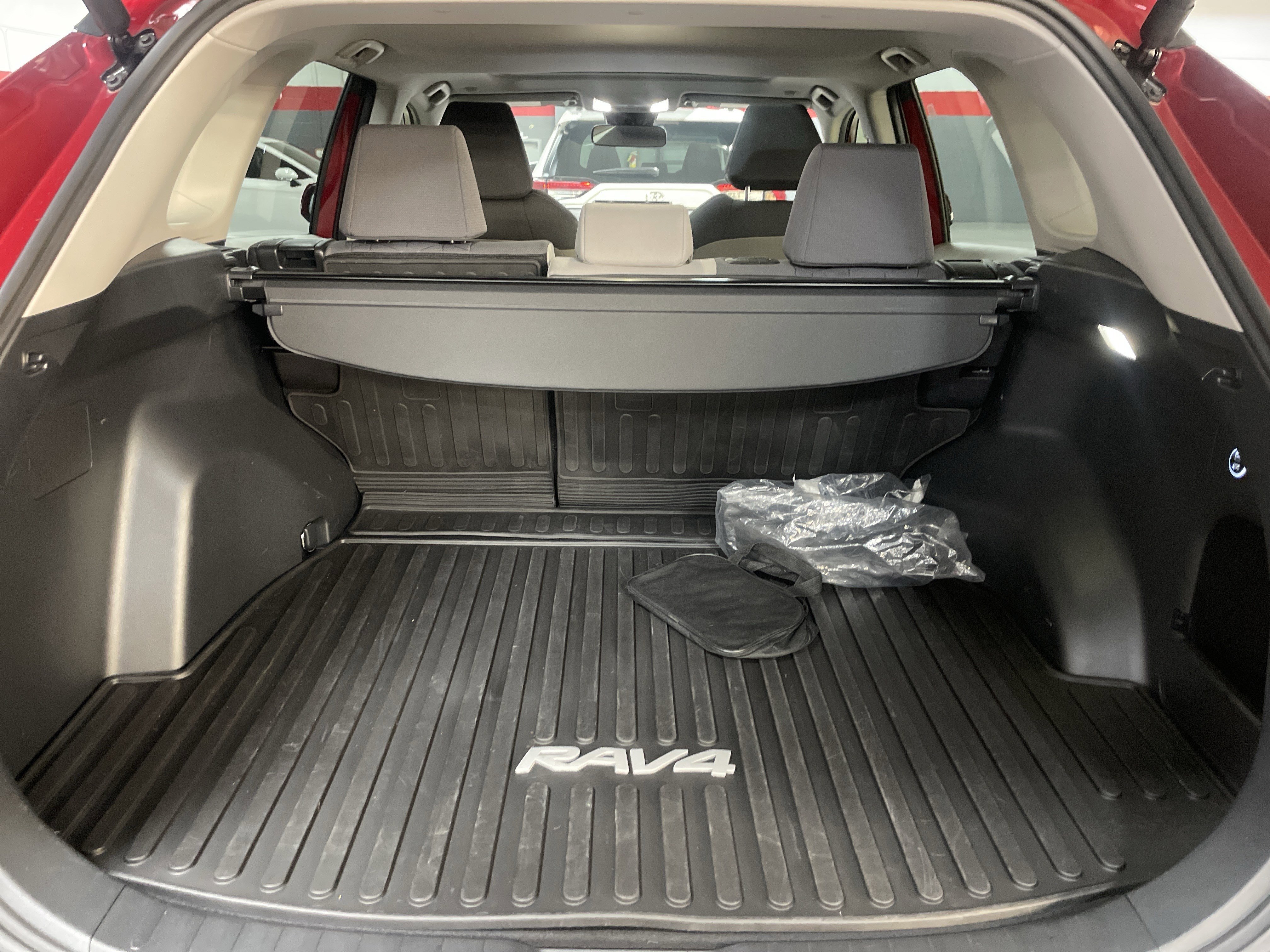 Used 2024 Toyota RAV4 XLE image 34