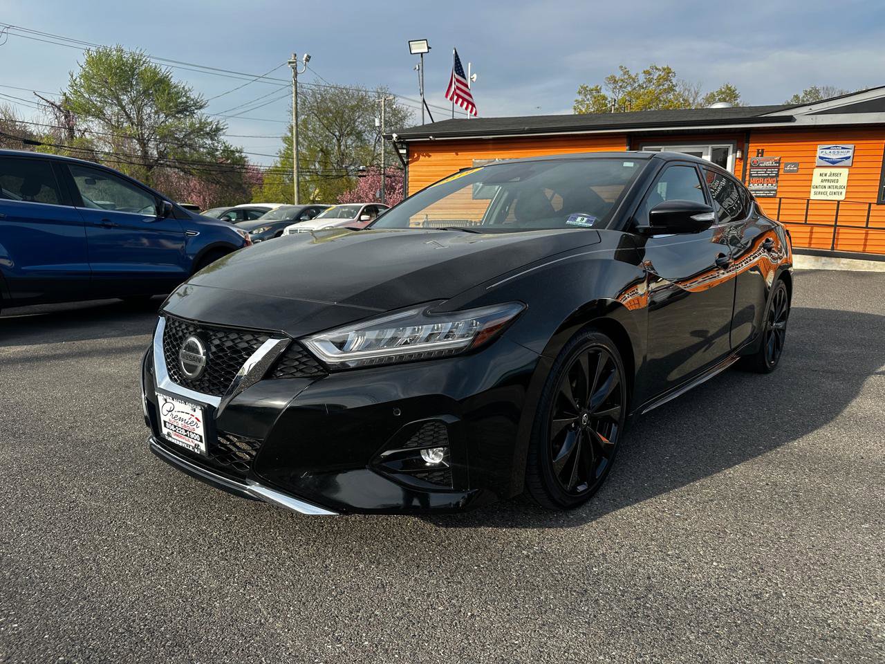 Used 2019 Nissan Maxima SR w/ Premium Package image 1