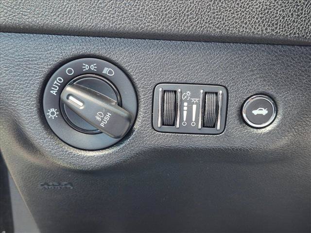 Used 2022 Dodge Charger R/T w/ Navigation & Travel Group RWD image 9