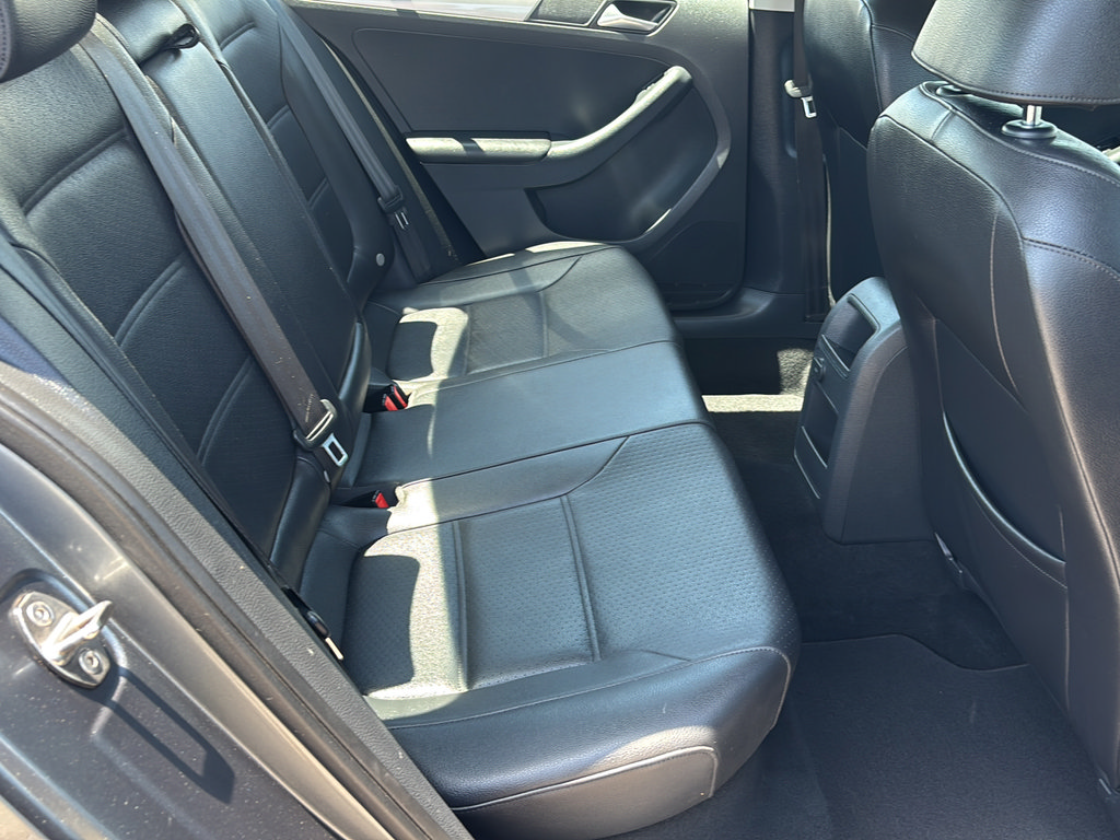 Used 2017 Volkswagen Jetta SE FWD image 17