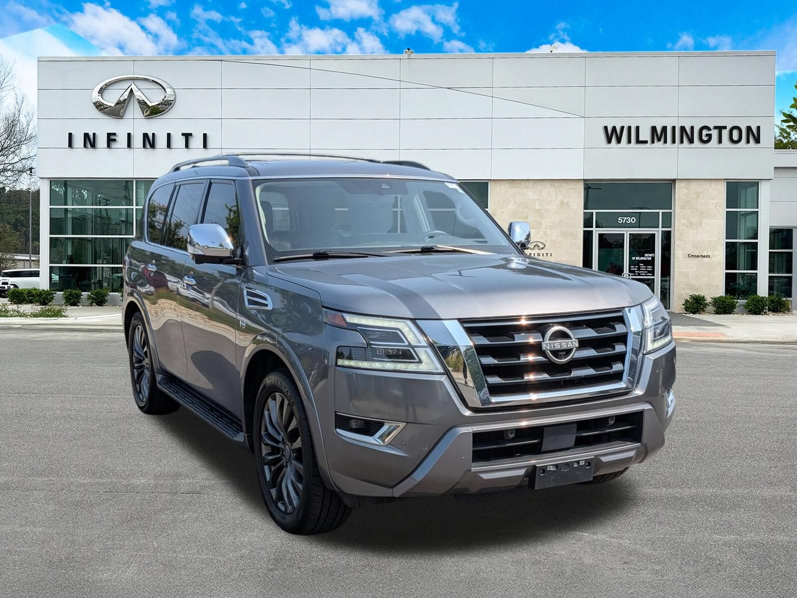 Used 2022 Nissan Armada Platinum w/ Captain's Chairs Package RWD image 1