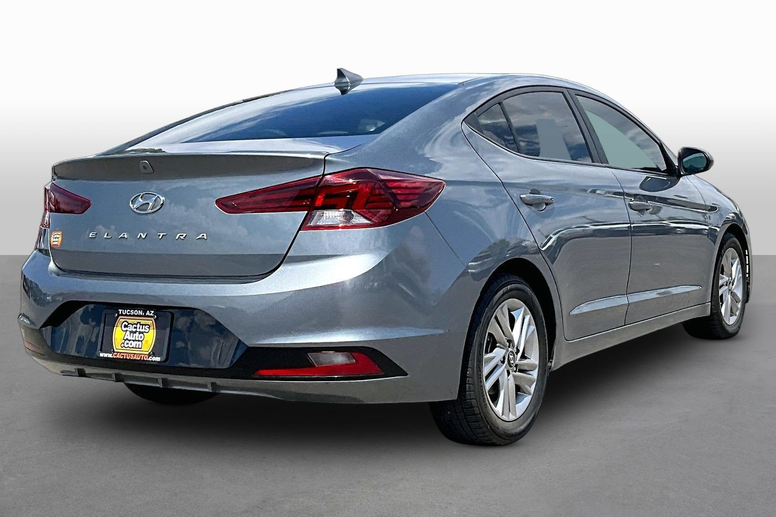 Used 2019 Hyundai Elantra SEL FWD image 2