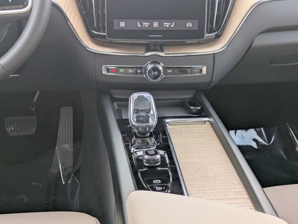 New 2026 Volvo XC60 B5 Core AWD/4WD image 20