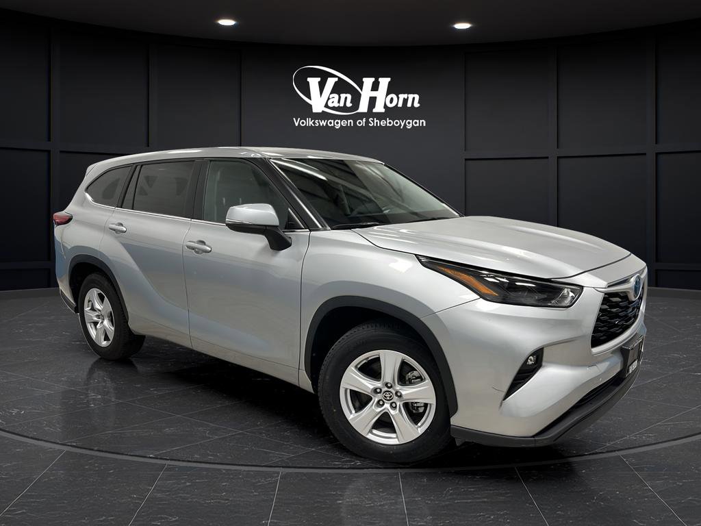 Used 2023 Toyota Highlander LE