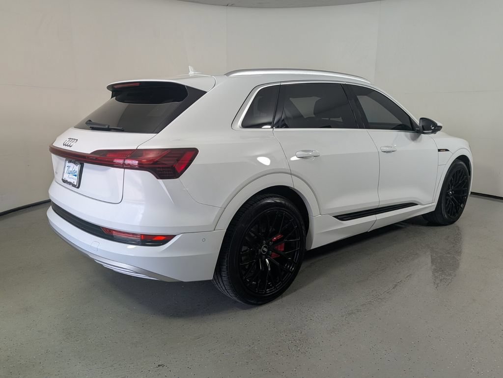 Used 2019 Audi e-tron Prestige w/ Prestige Package AWD/4WD image 7