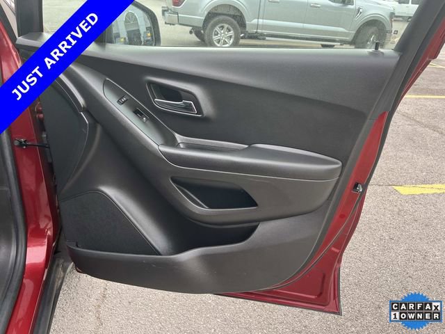 Used 2022 Chevrolet Trax LT w/ Driver Confidence Package AWD/4WD image 21