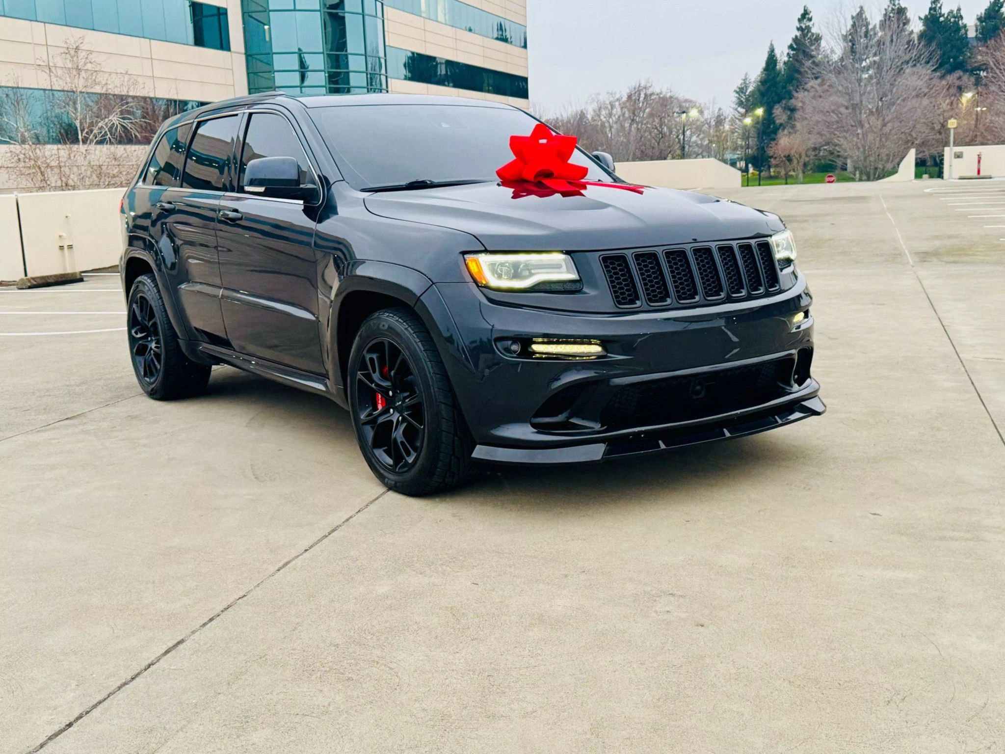 Used 2014 Jeep Grand Cherokee SRT image 45