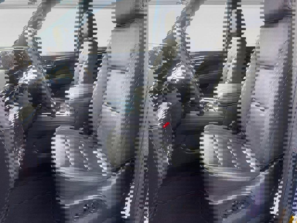 Used 2025 Chevrolet Tahoe LT image 10