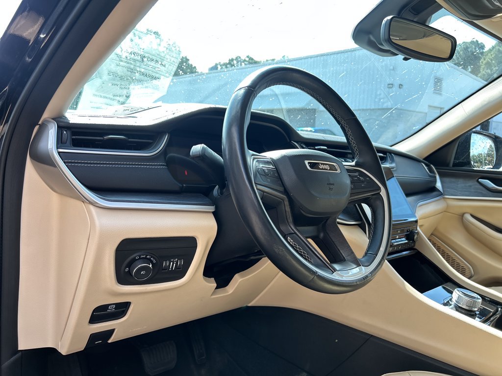 Used 2022 Jeep Grand Cherokee L Limited AWD/4WD image 10