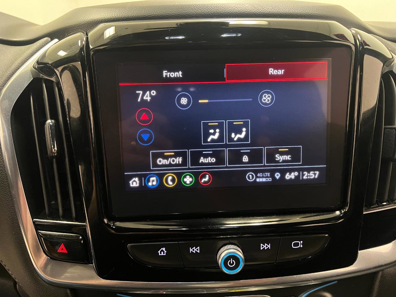 Used 2023 Chevrolet Traverse LT FWD image 46