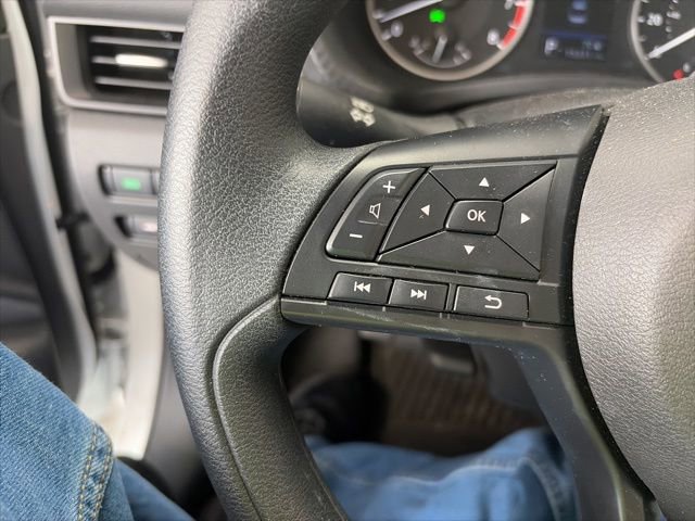 Used 2025 Nissan Sentra S image 19