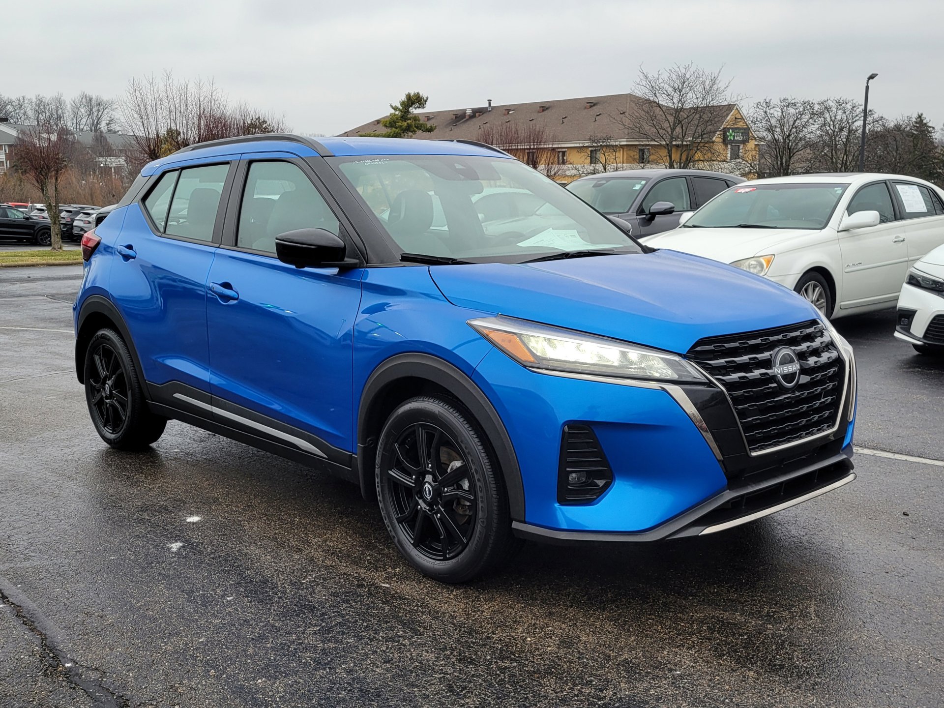 Certified 2023 Nissan Kicks SR w/ SR Premium Package image 31