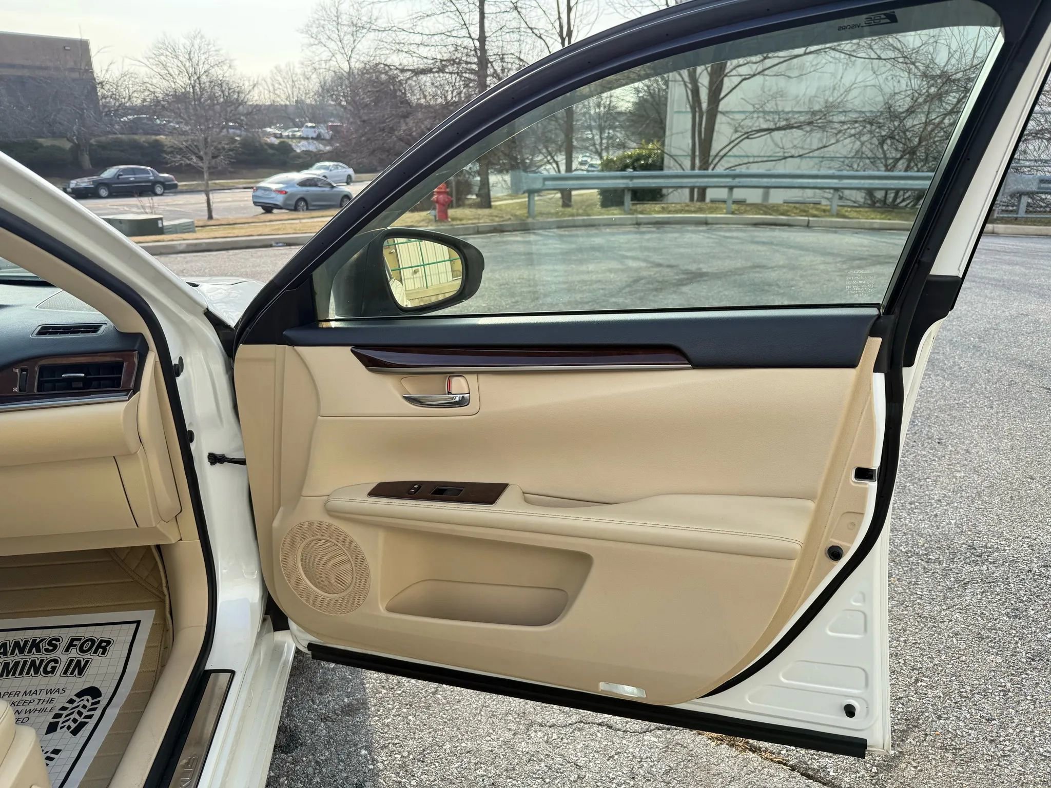 Used 2013 Lexus ES 350 w/ Luxury Pkg image 16