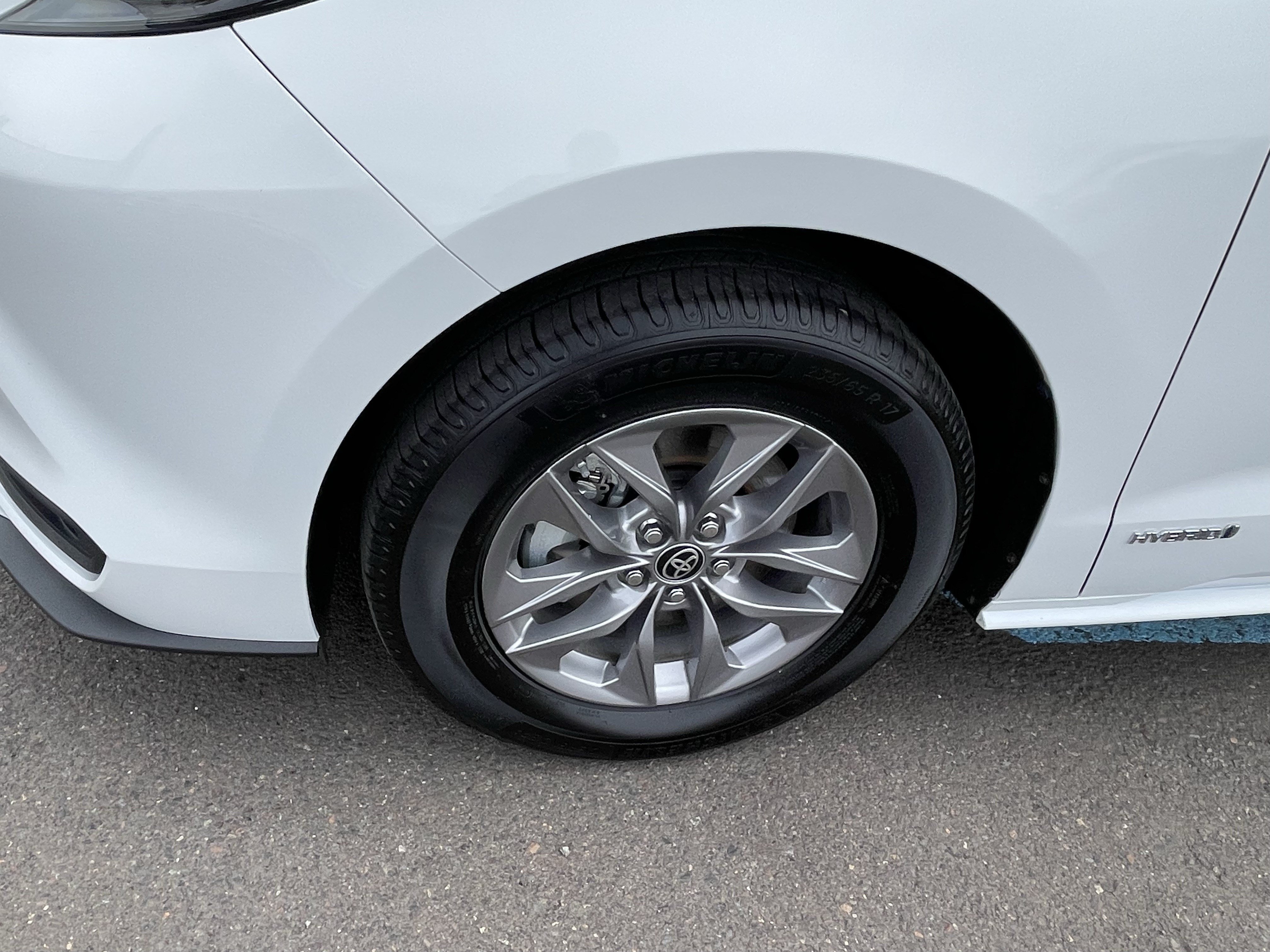 Used 2021 Toyota Sienna LE FWD image 9