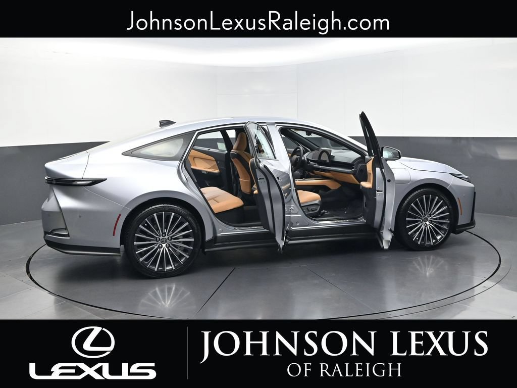 New 2026 Lexus ES 350e w/ Accessory Package (Z2) FWD image 32