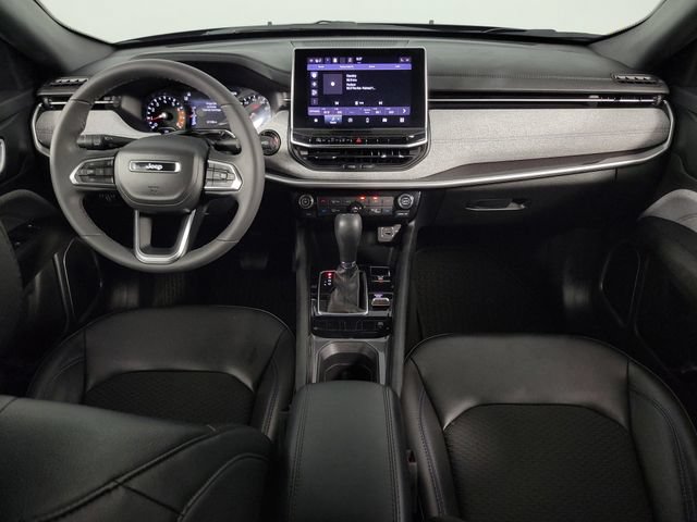 Used 2023 Jeep Compass Latitude w/ Convenience Group AWD/4WD image 25