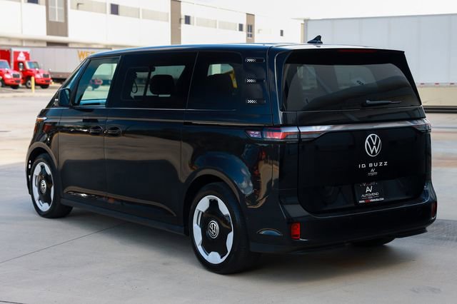 Used 2025 Volkswagen ID. Buzz Pro S RWD image 8