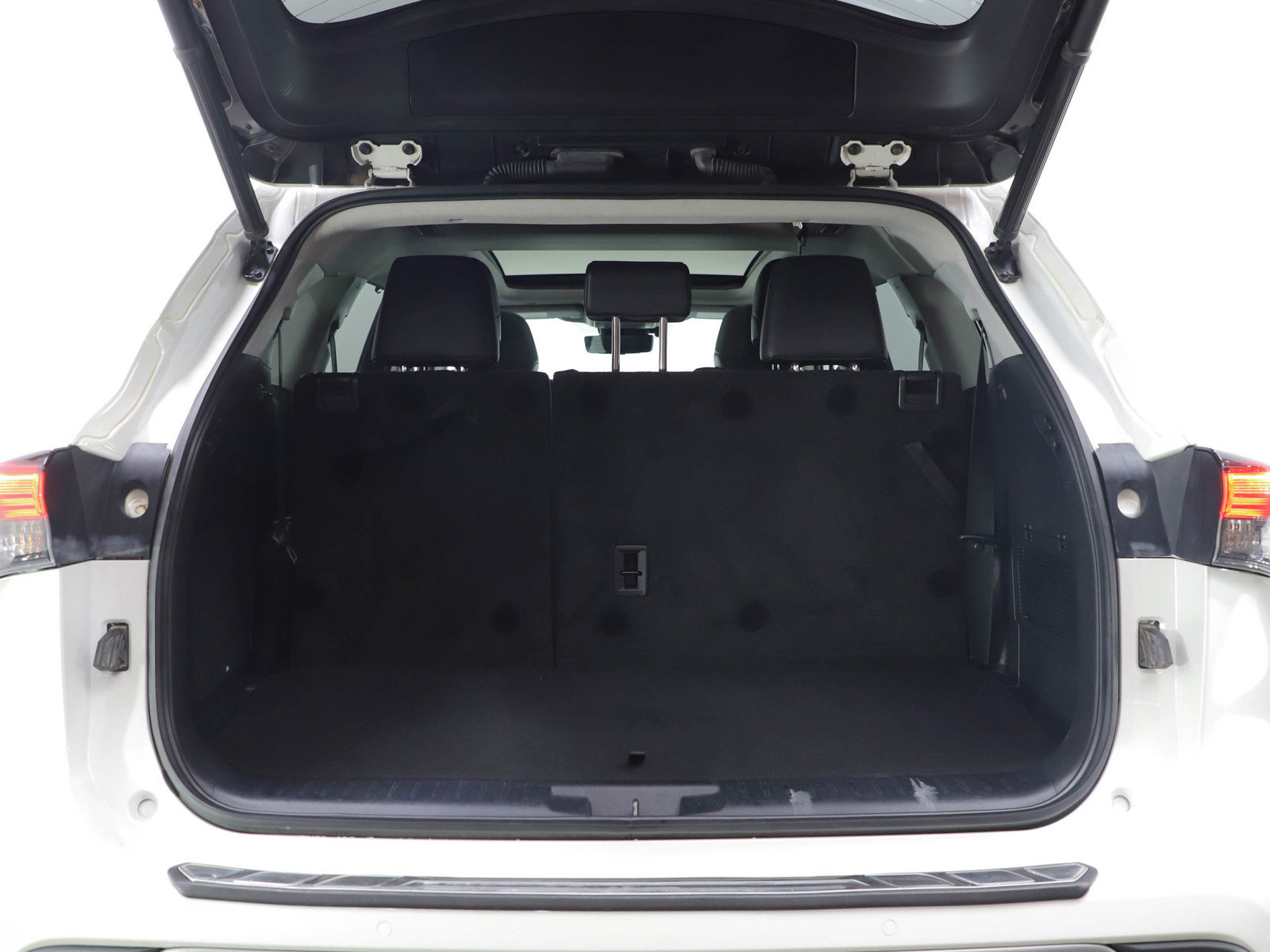 Used 2020 Toyota Highlander Platinum image 17