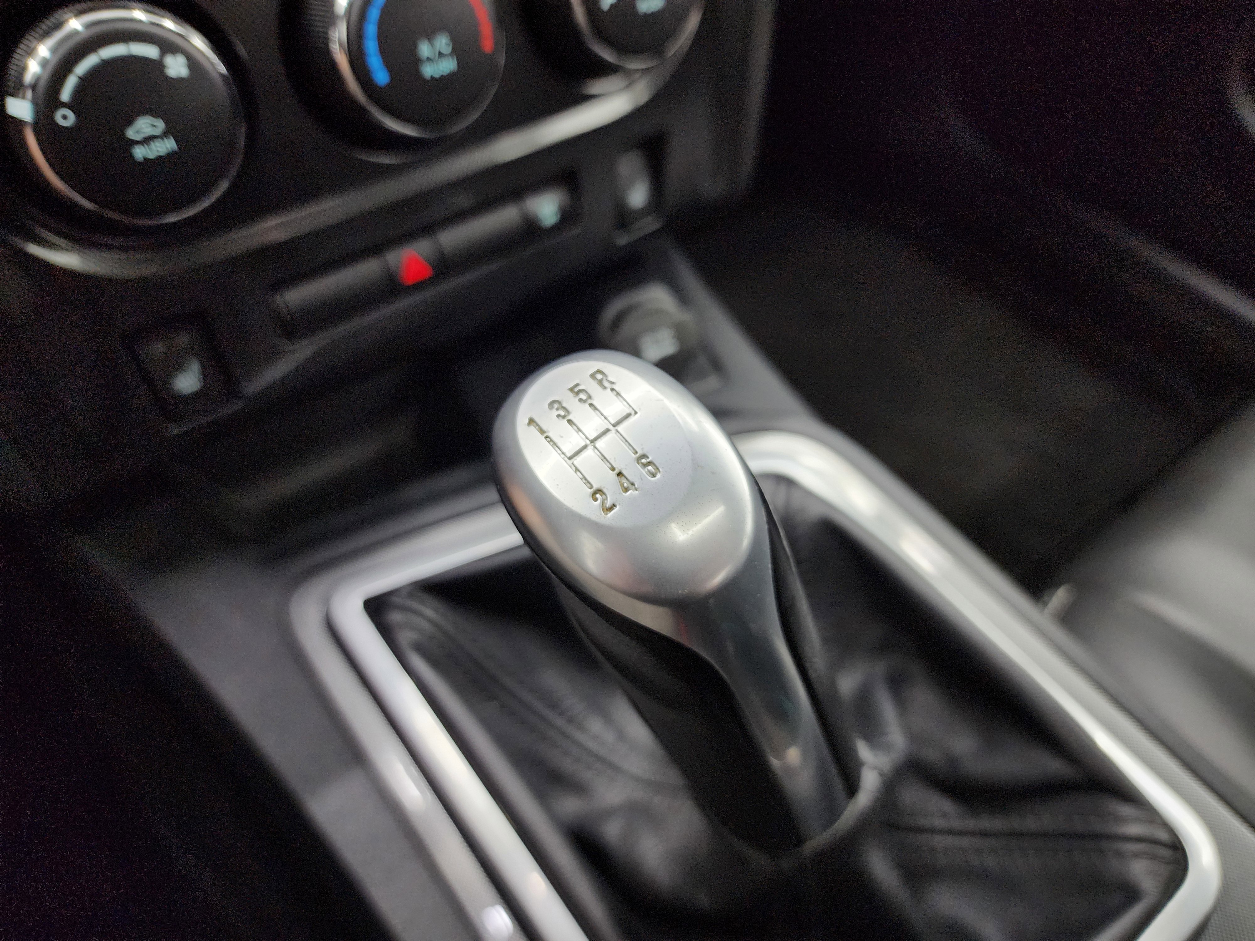 Used 2010 Dodge Challenger R/T RWD image 16