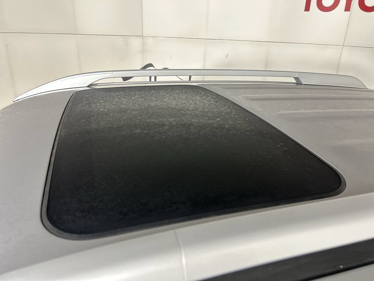 Used 2025 Hyundai Venue SEL FWD image 11