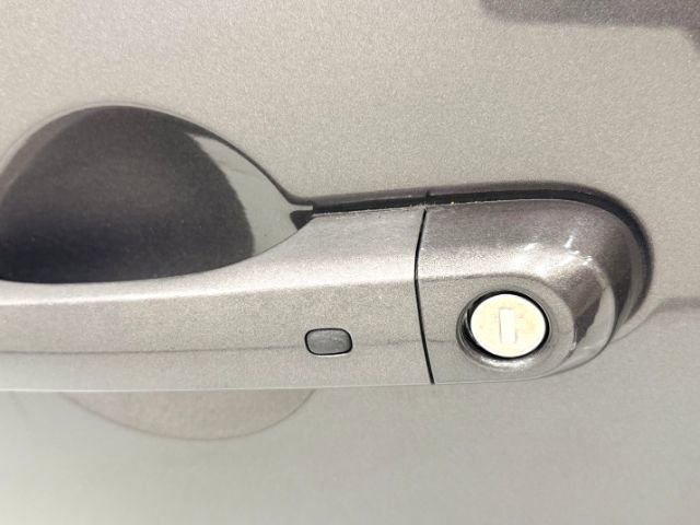 Used 2017 Jeep Renegade Latitude image 19