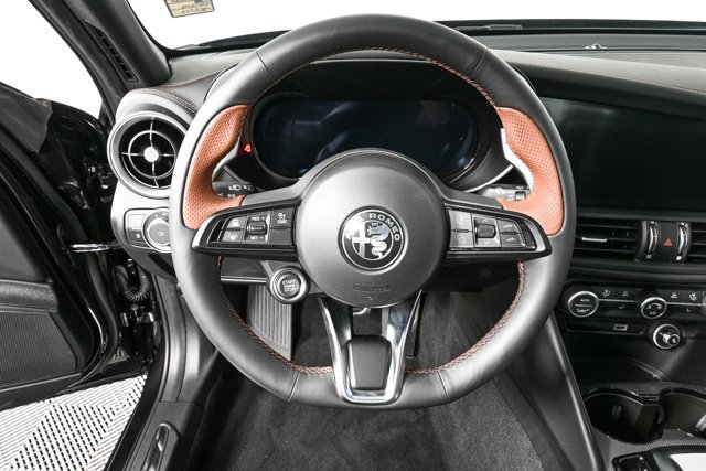 New 2025 Alfa Romeo Giulia w/ Driving Assist Package image 12