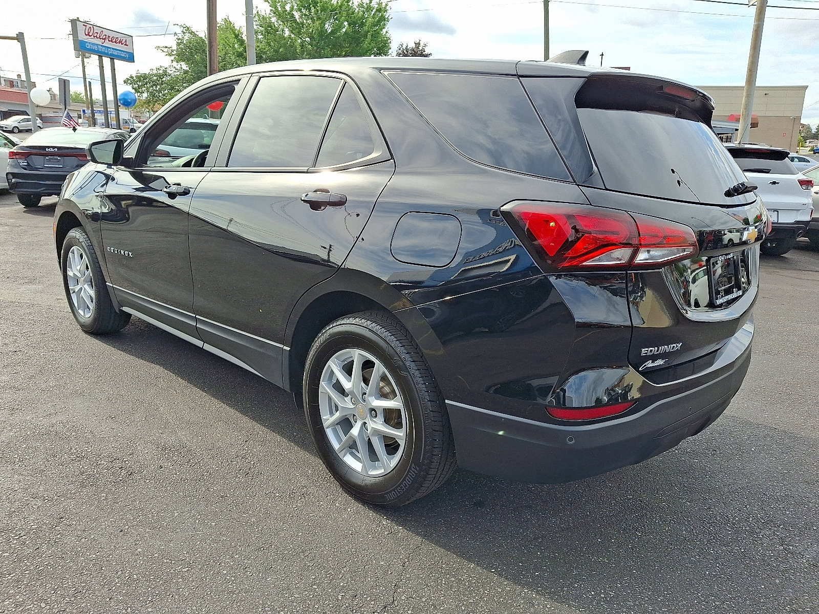 Used 2023 Chevrolet Equinox LS w/ LS Convenience Package image 3