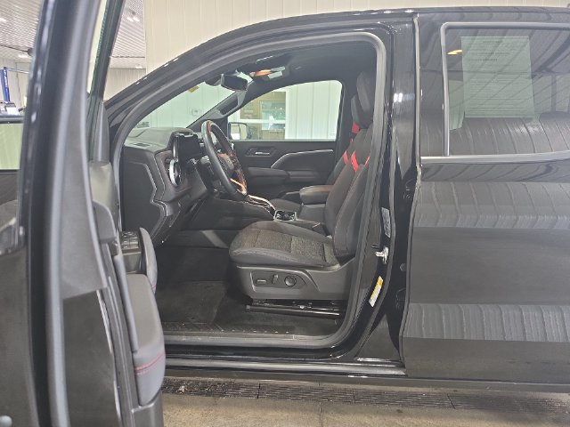 Used 2024 Chevrolet Colorado Z71 w/ Z71 Convenience Package 2 AWD/4WD image 23