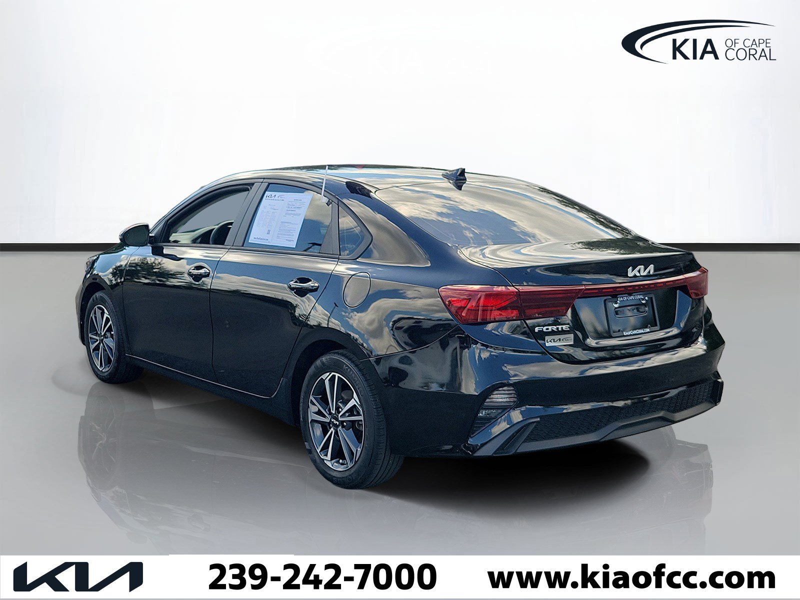 Certified 2023 Kia Forte LXS w/ LXS Technology Package FWD image 4