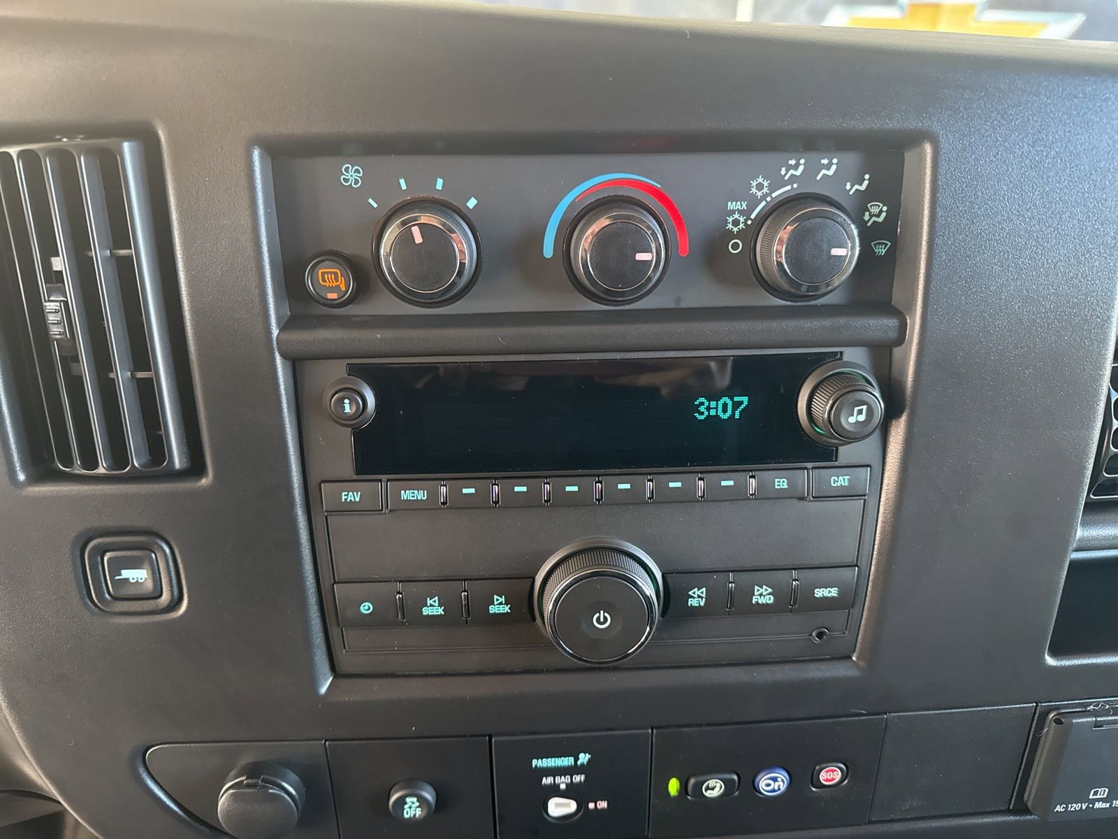 New 2025 Chevrolet Express 2500 Extended w/ Enhanced Convenience Package image 24