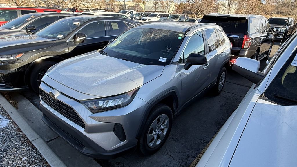 Used 2019 Toyota RAV4 LE image 2