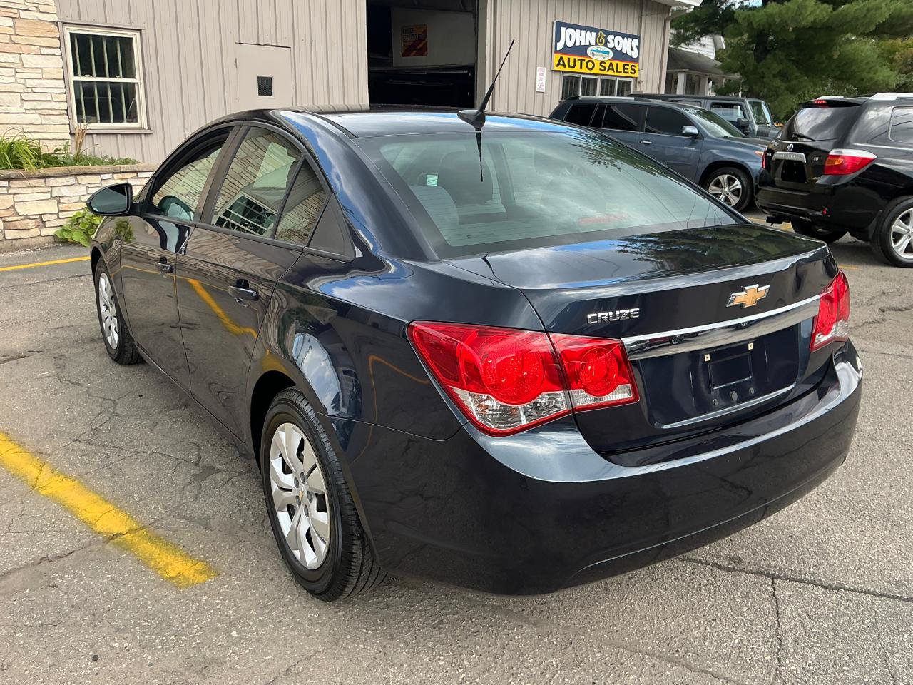 Used 2014 Chevrolet Cruze LT FWD image 6