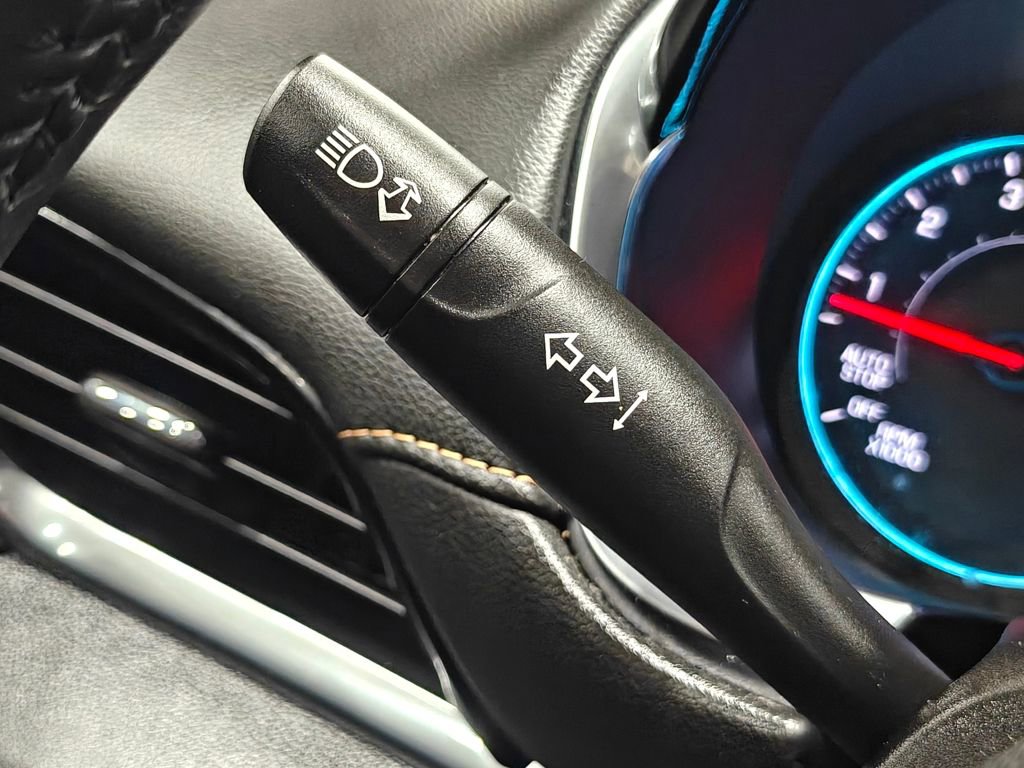 Used 2021 Chevrolet Traverse LT image 50