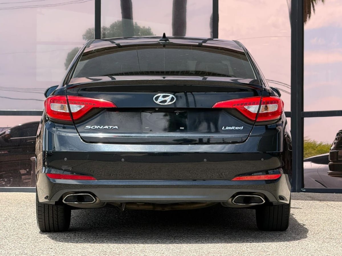 Used 2017 Hyundai Sonata Limited w/ Ultimate Package 04 FWD image 9