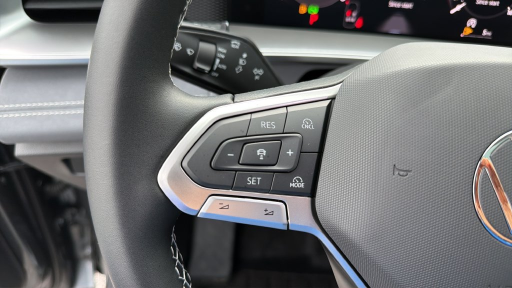 New 2026 Volkswagen Tiguan SE FWD image 22