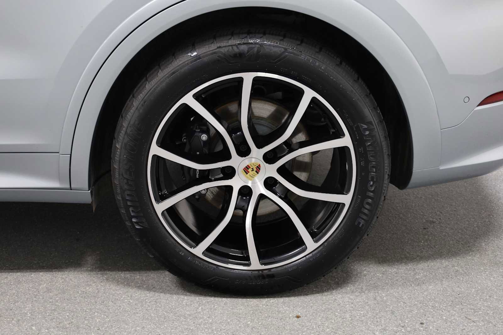 Certified 2024 Porsche Cayenne image 37
