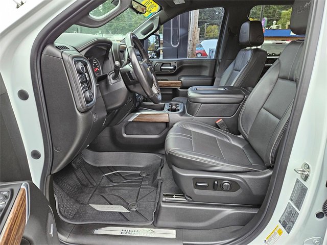 Used 2020 Chevrolet Silverado 2500 High Country image 11