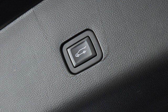 Used 2023 Chevrolet Traverse RS AWD/4WD image 23