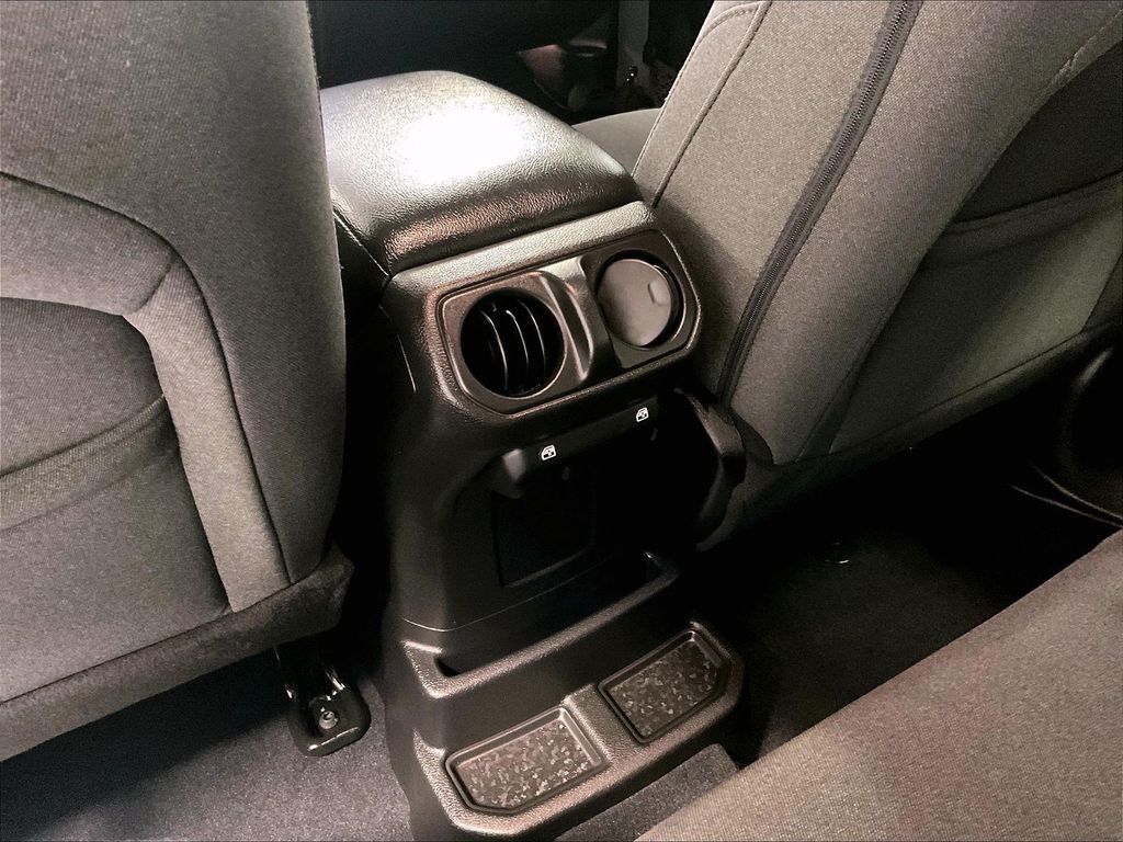 Used 2024 Jeep Wrangler Unlimited w/ Convenience Group AWD/4WD image 27