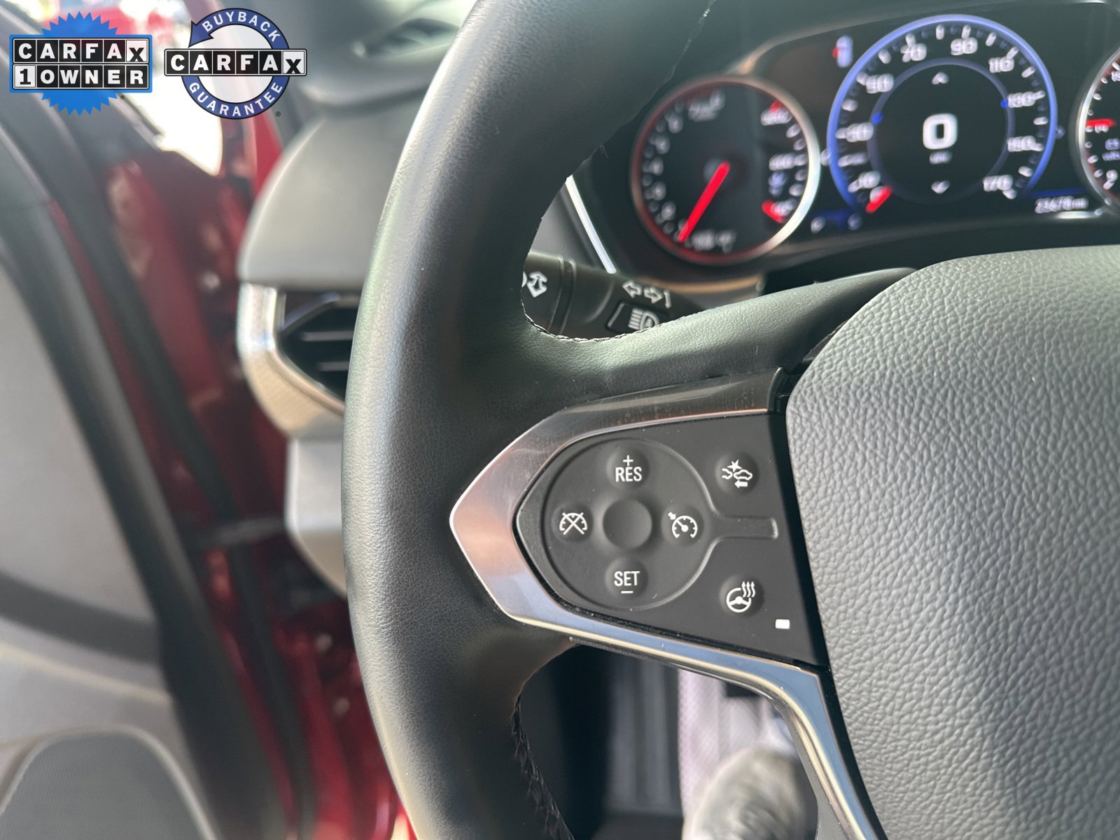 Used 2023 Chevrolet Traverse Premier image 9
