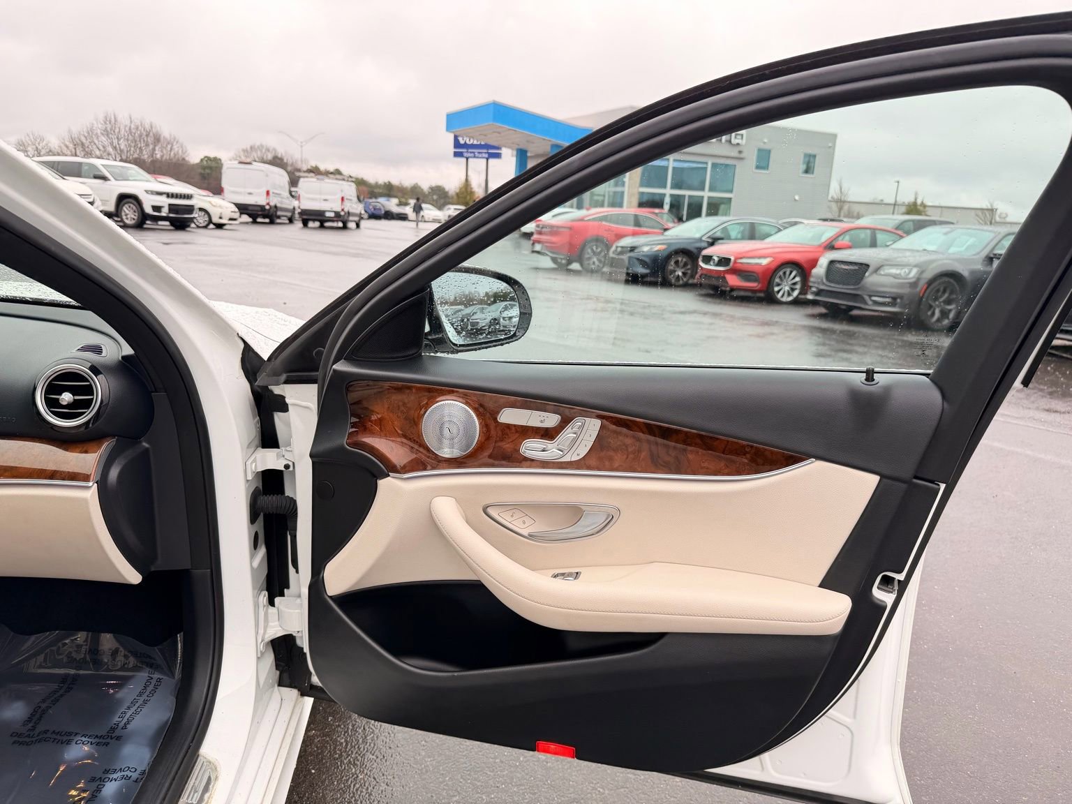 Used 2019 Mercedes-Benz E 300 4MATIC w/ Premium 1 Package image 18