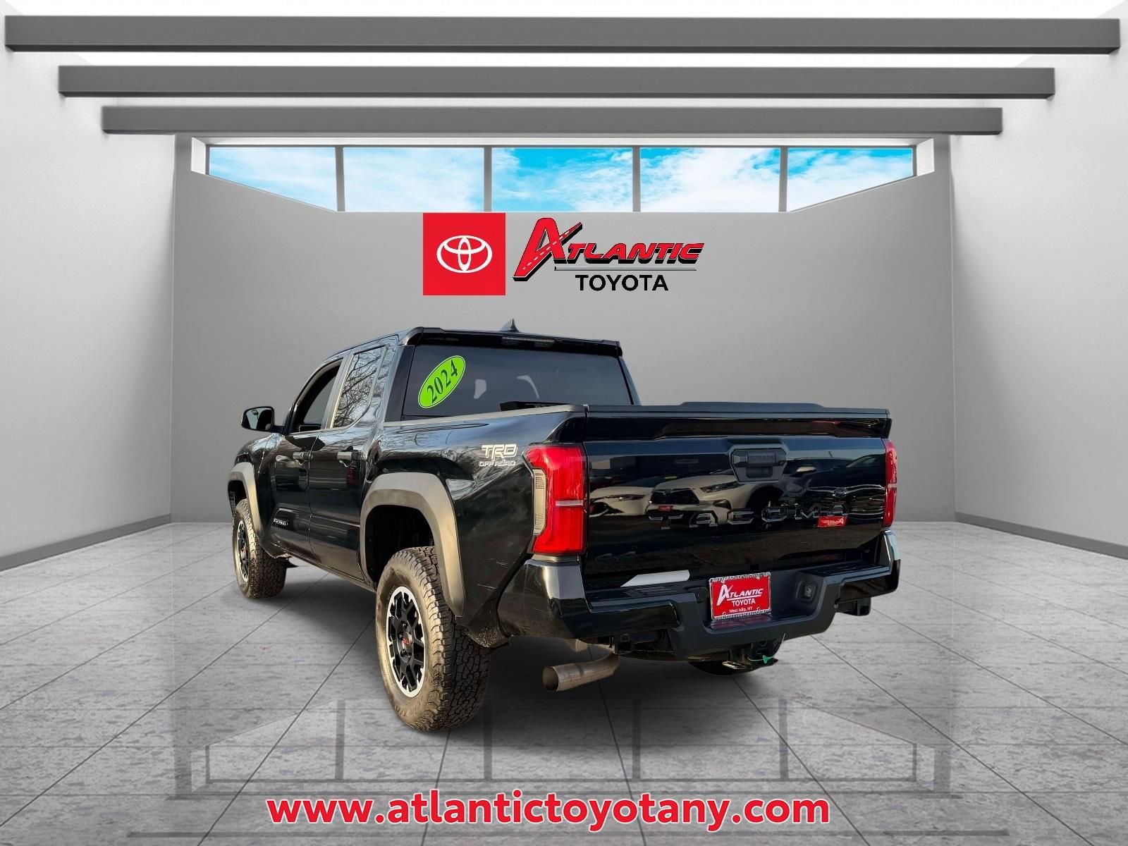 Used 2024 Toyota Tacoma TRD Off-Road image 4