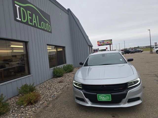 Used 2020 Dodge Charger SXT w/ Blacktop Package image 3