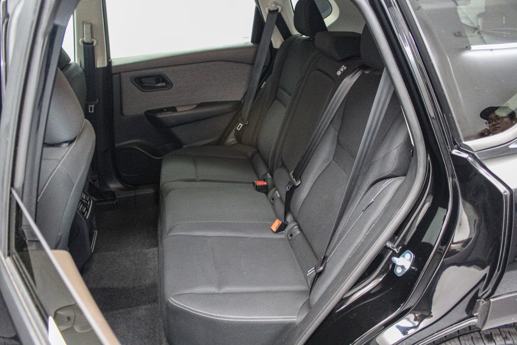 Used 2023 Nissan Rogue S AWD/4WD image 17