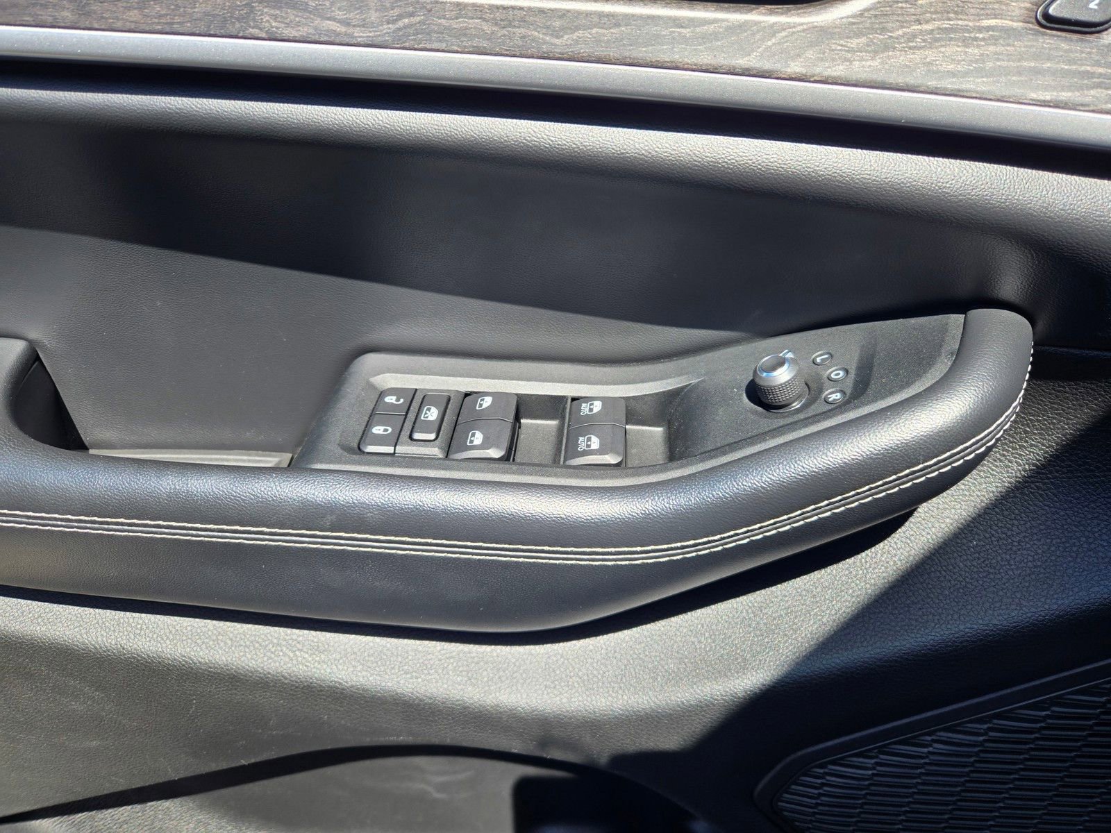 Used 2023 Jeep Grand Cherokee L Limited image 23