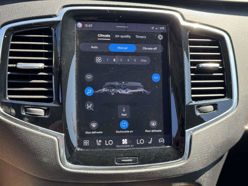 Certified 2024 Volvo XC90 B6 Plus AWD/4WD image 25