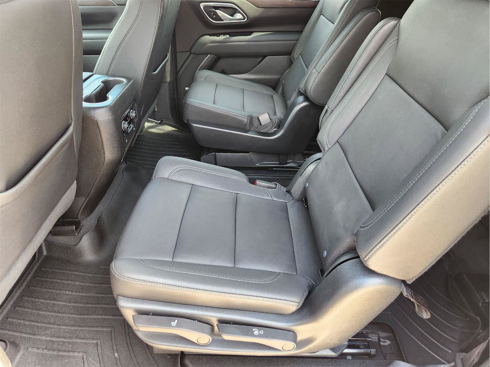 Used 2023 Chevrolet Suburban Z71 w/ Luxury Package AWD/4WD image 30