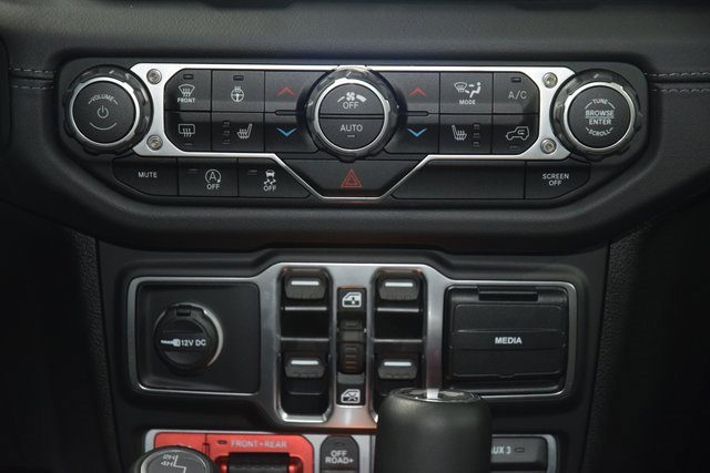 Used 2025 Jeep Wrangler Unlimited Rubicon w/ Technology Group image 34