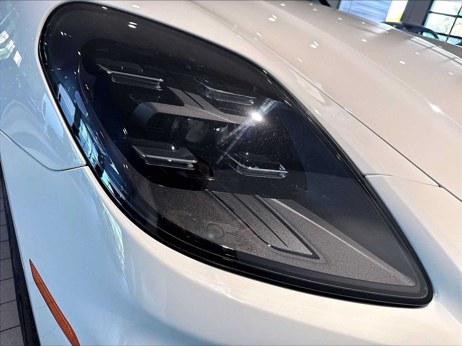 Used 2025 Porsche Panamera RWD image 16