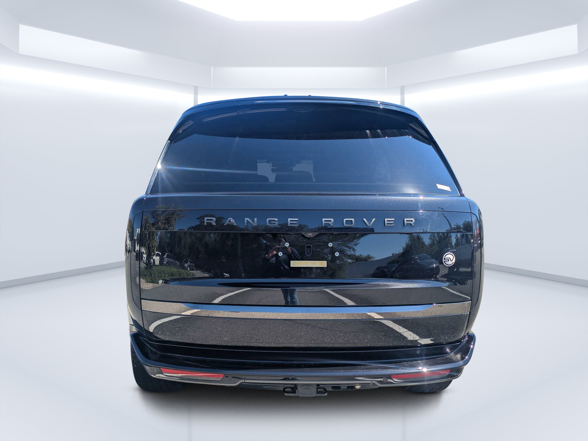 Used 2025 Land Rover Range Rover SV AWD/4WD image 4